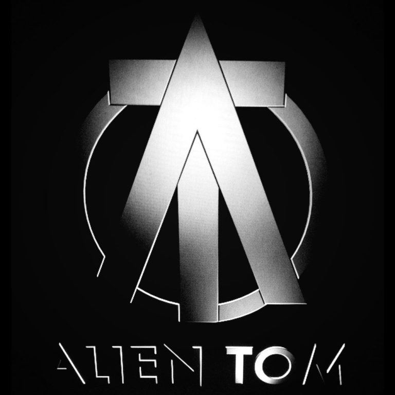 Alien Tom – Esta Noche (Original Mix)